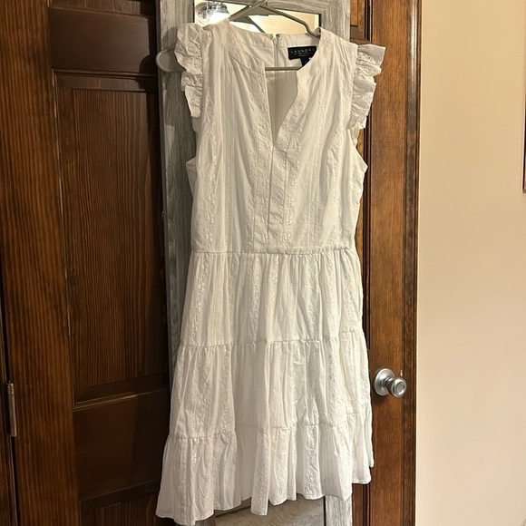 Laundry By Shelli Segal Dresses & Skirts - White knee length dress